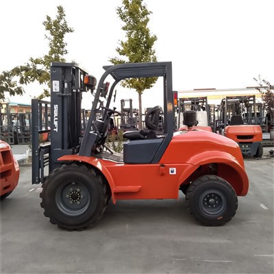 رافعة شوكية ثلاثية العجلات لجميع التضاريس