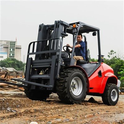 رافعة شوكية كهربائية رباعية الدفع