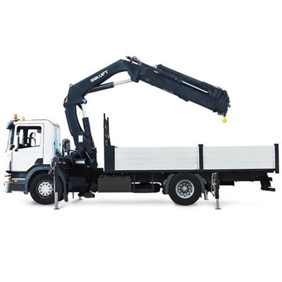 رافعة تلسكوبية مثبتة على شاحنة